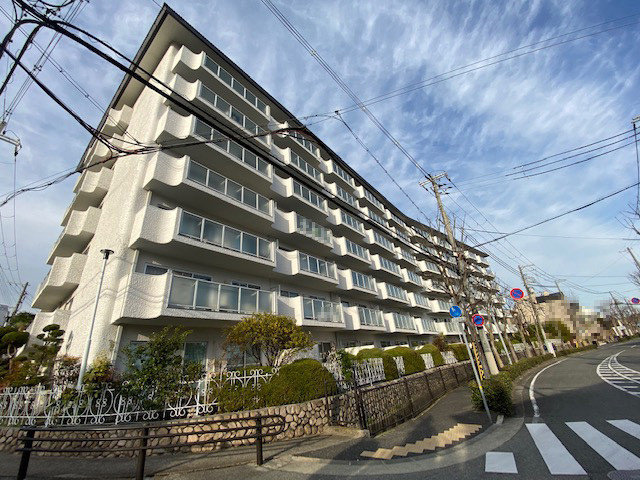 ローズハイツ芦屋の外観|外はこのようになっています