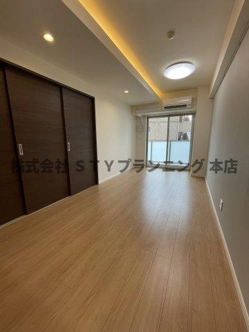 仲介手数料０円！グランルクレ新栄ウエストの居間・リビング