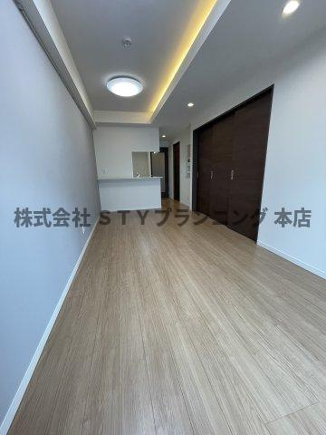 仲介手数料０円！グランルクレ新栄ウエストの居間・リビング