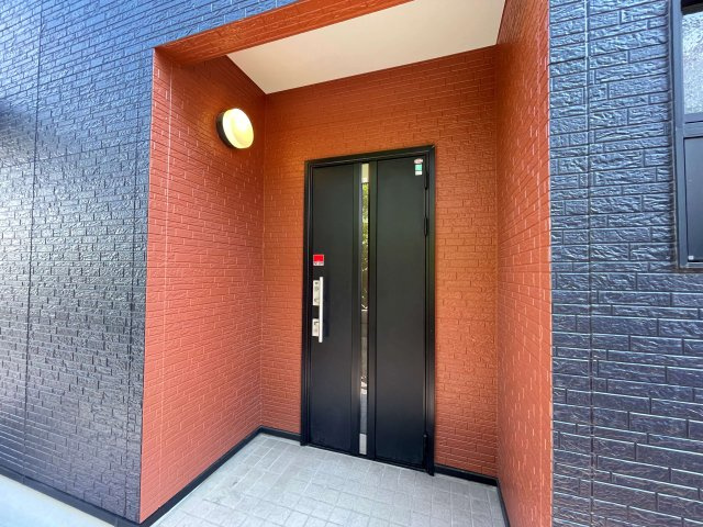 春日市紅葉ヶ丘西の外観|ディンプルキーを採用してます。