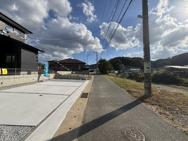 志免町大字吉原３期１区画　１号棟の前面道路含む現地写真