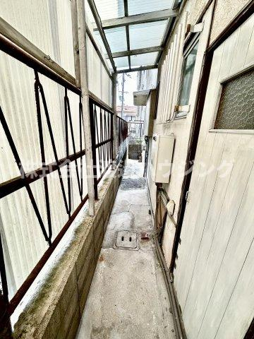 曽根西町尾崎貸家のバルコニー