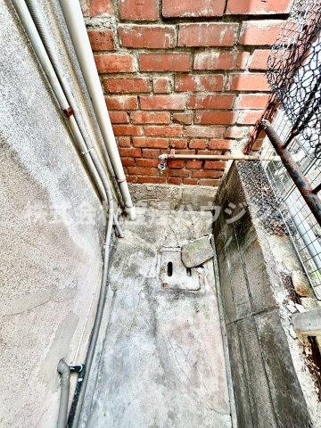 曽根西町尾崎貸家の設備|洗濯機置場