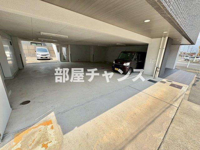 パルティール並木の駐車場