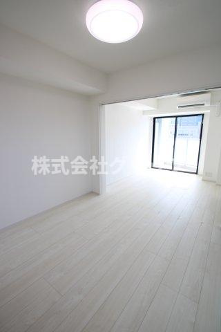 ミライズ横濱桜木町レジデンスの居間・リビング