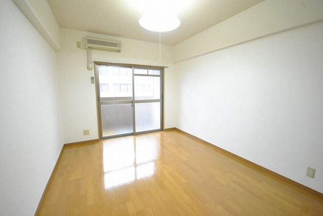 グランヴィラージュの居間・リビング