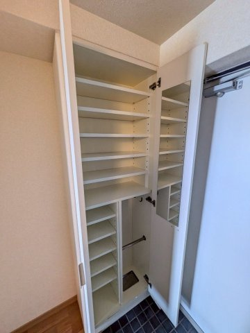 サヴォイオーサーズプレイスの収納