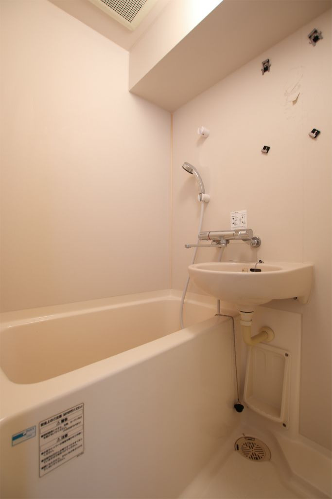 リファレンス駅南の浴室