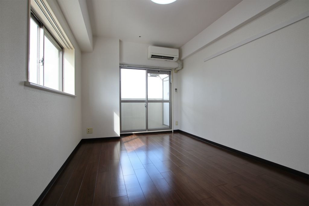 リファレンス駅南の居間・リビング