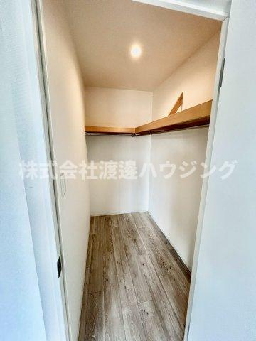 第2大栄マンションの収納|ウォークインクローゼット