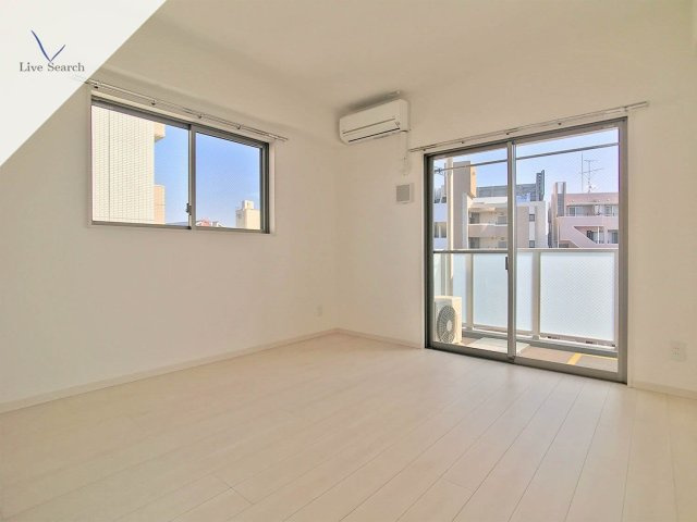 Forest福岡県庁前の居間・リビング