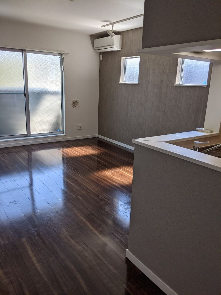 メゾンクラッセユニバ通りのその他