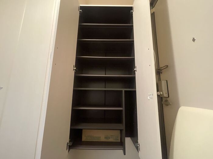 クロカンブッシュの玄関