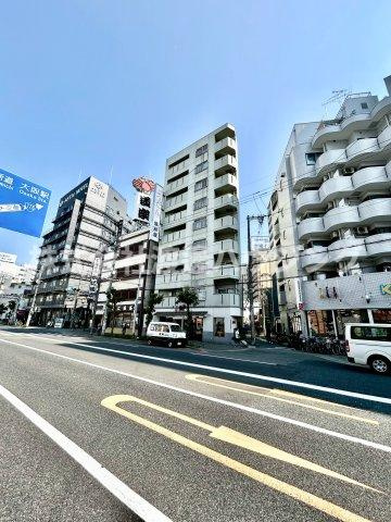 ジオナ十三の駐車場