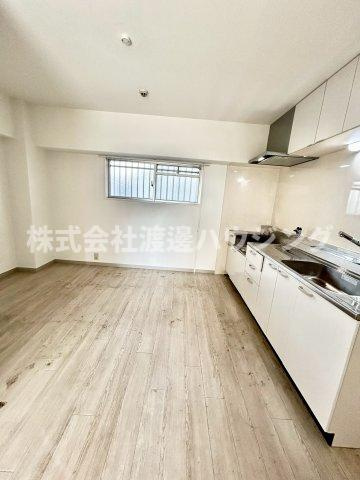 ジオナ十三の居間・リビング