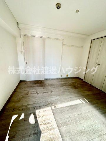 ジオナ十三の寝室