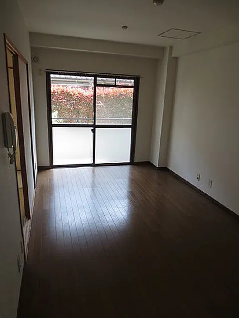 兵庫県明石市1棟売りマンションの内装