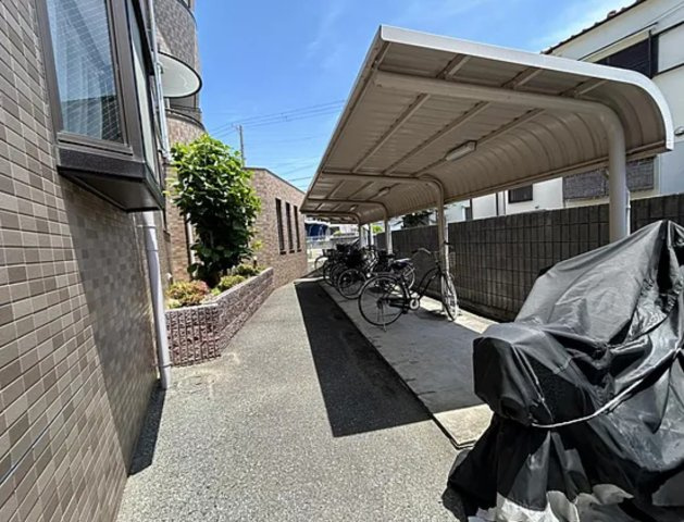 兵庫県明石市1棟売りマンションの駐輪場