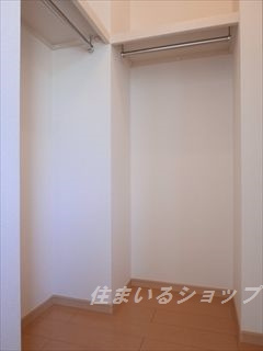 広島市安佐北区白木町大字井原のアパートの収納|ウォークインクローゼット