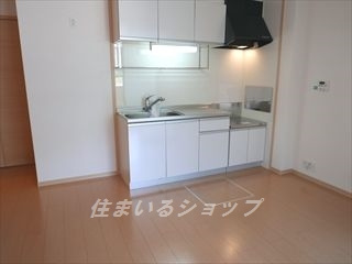 広島市安佐北区白木町大字井原のアパートのキッチン|浄水器一体型シャワー水栓・床下収納あり