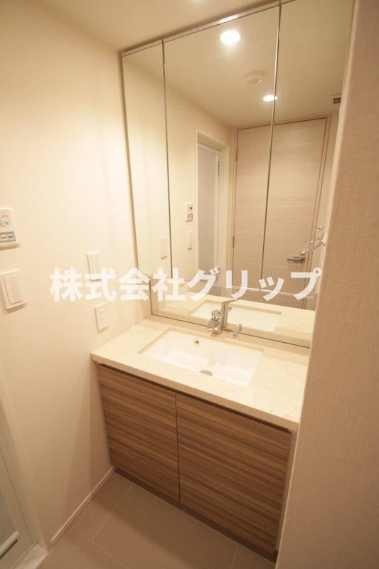 ザ・パークハビオ横浜山手の独立洗面台