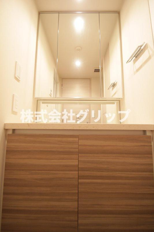 ザ・パークハビオ横浜山手の独立洗面台