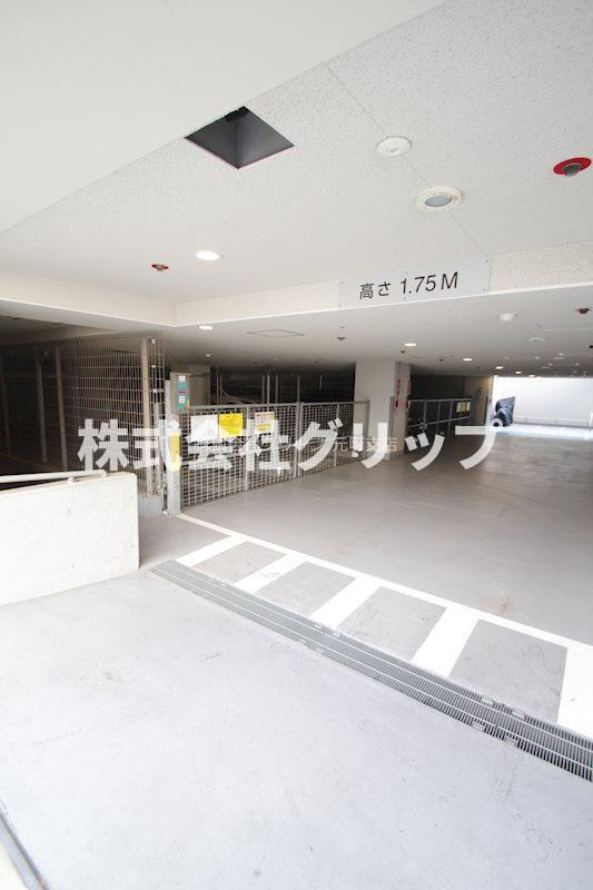 ザ・パークハビオ横浜山手の駐車場