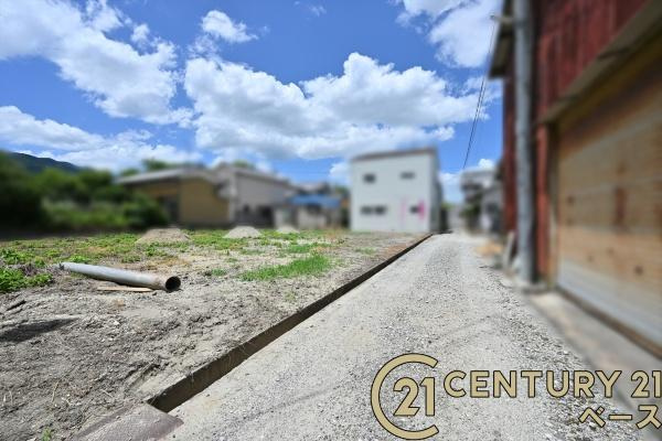 葛城市葛木の売地の前面道路含む現地写真|■現地撮影写真■近鉄大阪線「関屋駅」まで徒歩１２分の便利な立地です！お気軽にお問い合わせください！