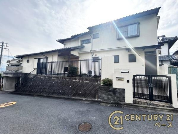 生駒郡斑鳩町龍田西８丁目　一戸建