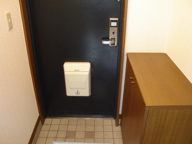 ロイヤルハイム３９の玄関|玄関