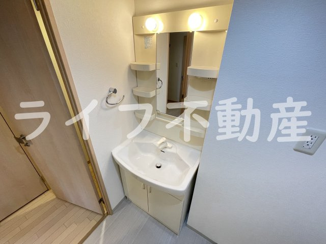 グランシス高井田の独立洗面台|使いやすい独立洗面台です