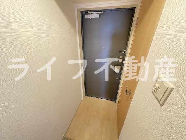 グランシス高井田の玄関|明るい玄関です