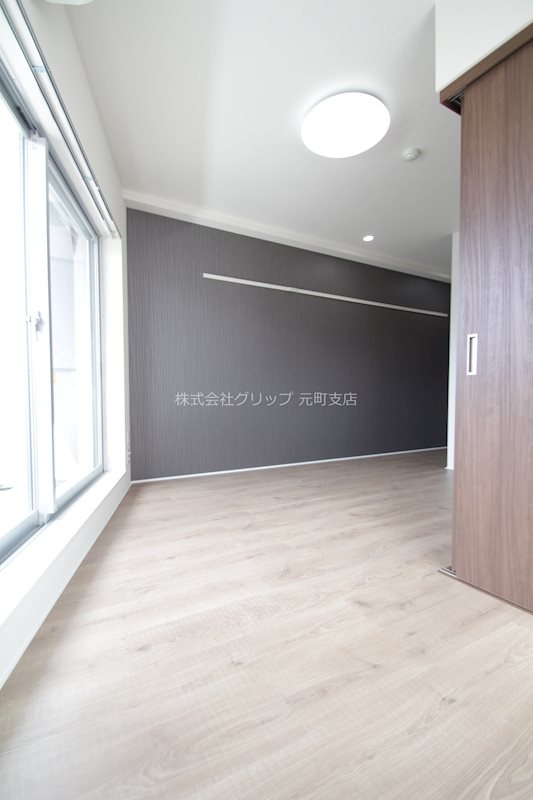 b'CASA Yokohama Yoshinochoの洋室