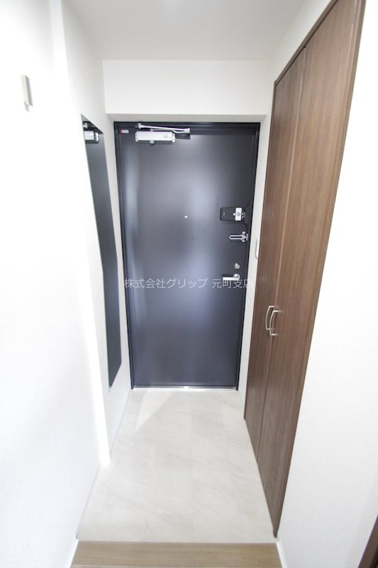 b'CASA Yokohama Yoshinochoの玄関