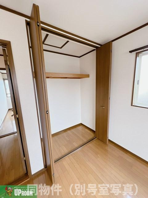 ルーエB棟の収納