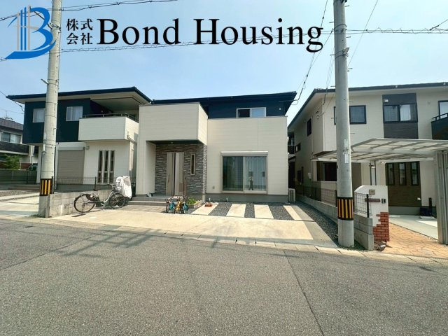 駐車並列2台　土地40坪超　大久保町松陰山手　良質戸建の駐車場