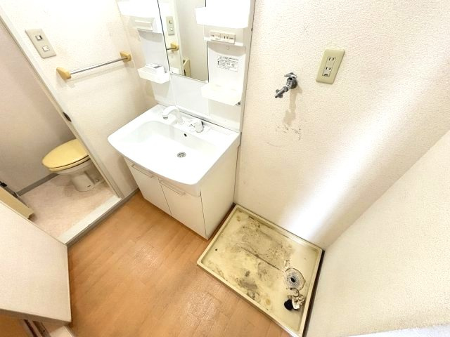 ディアコート小金台C棟の洗面所