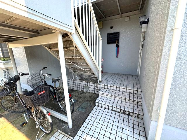 ディアコート小金台C棟のエントランス