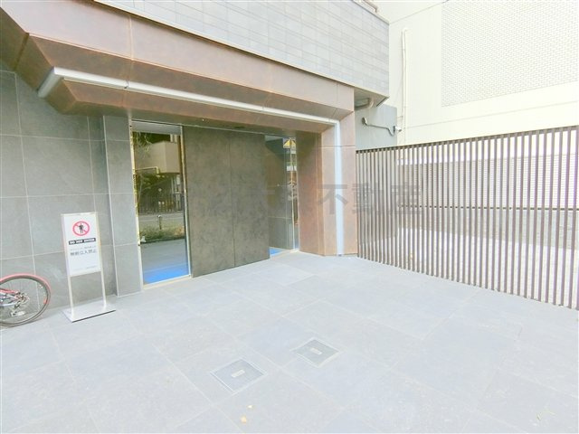 デュオステージ蒲田のエントランス|オートロック付きのエントランス