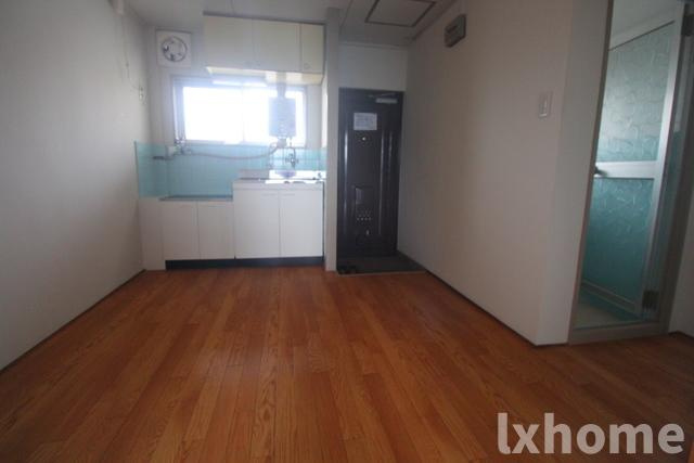 マンション清涼の居間・リビング|こちらのリビングで趣味の時間をお楽しみください