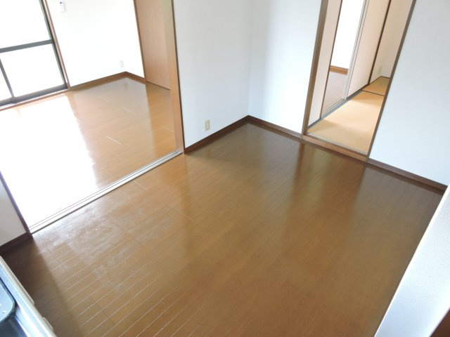 リバティヒルズＤの居間・リビング