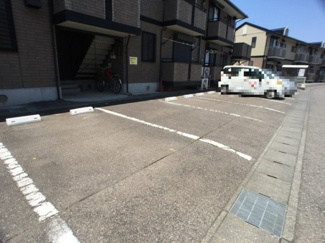 【駐車場】 | ロイヤルガーデン