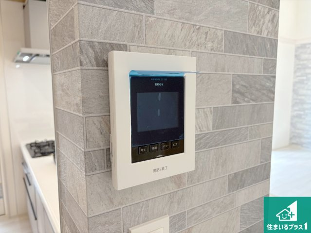 守山市水保町　新築一戸建ての防犯設備|カラーモニターインターホン！声だけでなく来訪者の姿や顔がモニターで確認できるので、小さなお子様がいらっしゃるご家庭でも安心できます！