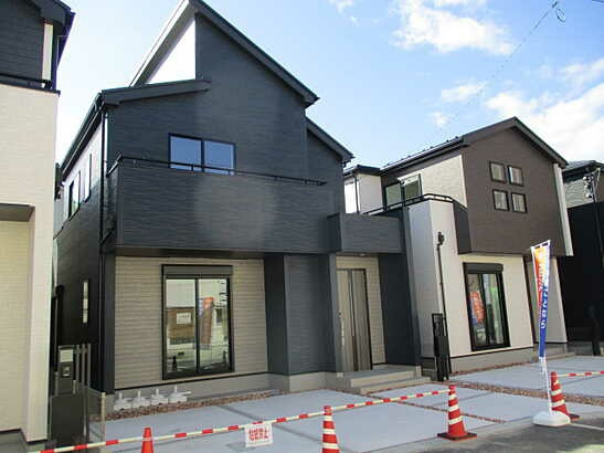 【前面道路含む現地写真】