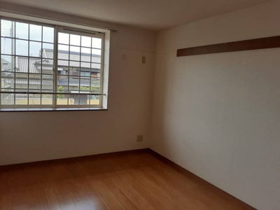 【内装】 | スカイコーポラスⅡ | 明るい色調の室内です