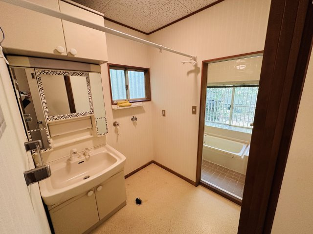 南軽井沢 南平台エリア 中古戸建の洗面所