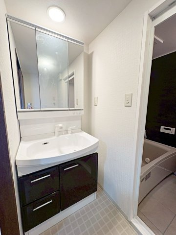 ルネ伏見東の独立洗面台