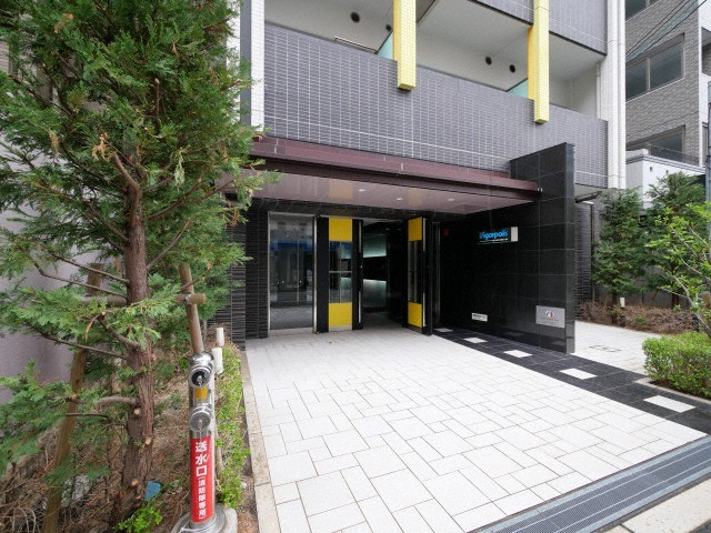 ビガーポリス143松ヶ枝町のエントランス