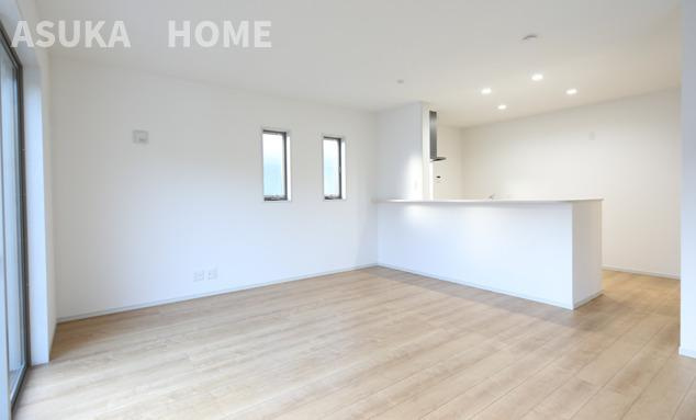 旭区上川井町　新築戸建の居間・リビング|施工例