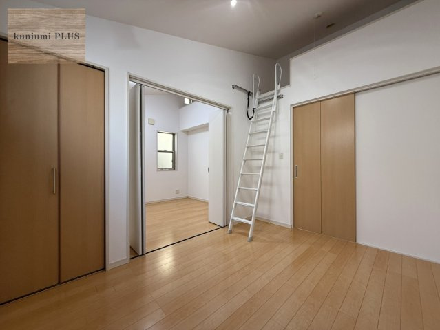 大阪市東成区深江南3丁目の洋室